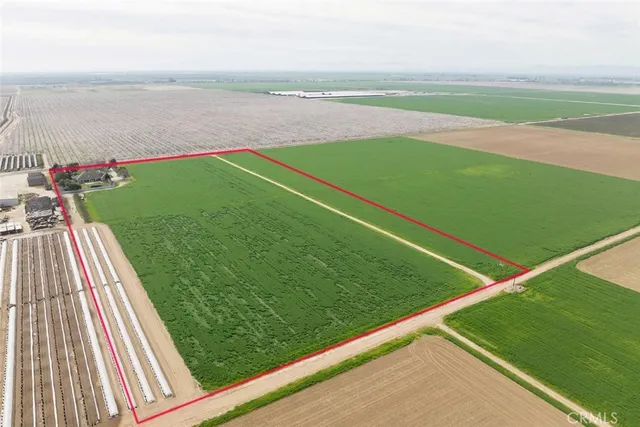 a view of outdoor space