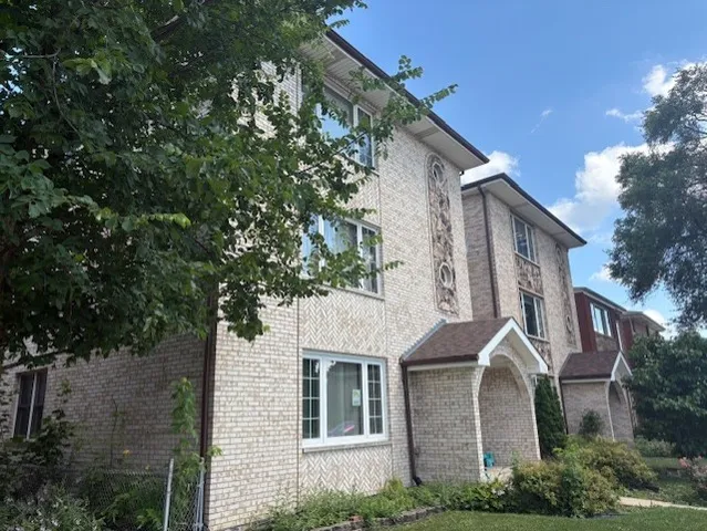 $240,000 | 2037 North 74th Avenue, Unit 3, Elmwood Park, IL 60707