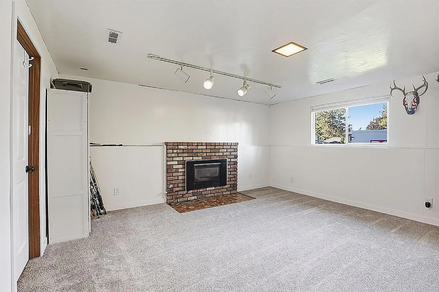 Undisclosed Address Spokane, WA 99208 - Photo 17 of 26