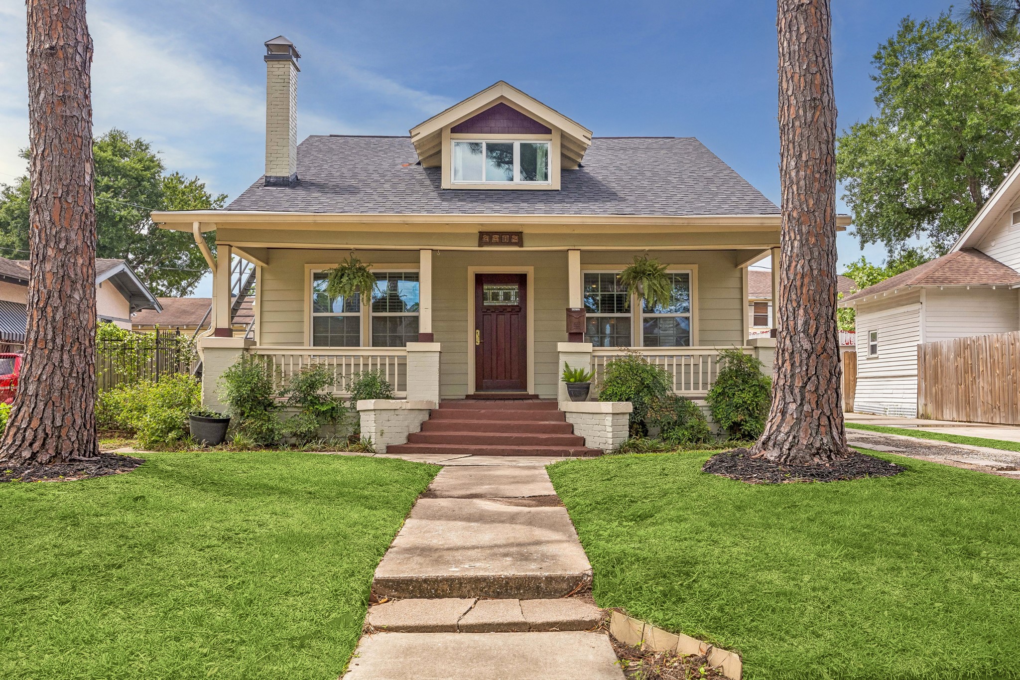 4412 Rusk Street Houston, TX 77023 - Photo 1 of 44 Beautifully & extensively renovated craftsman style home in the heart of Historic Eastwood!