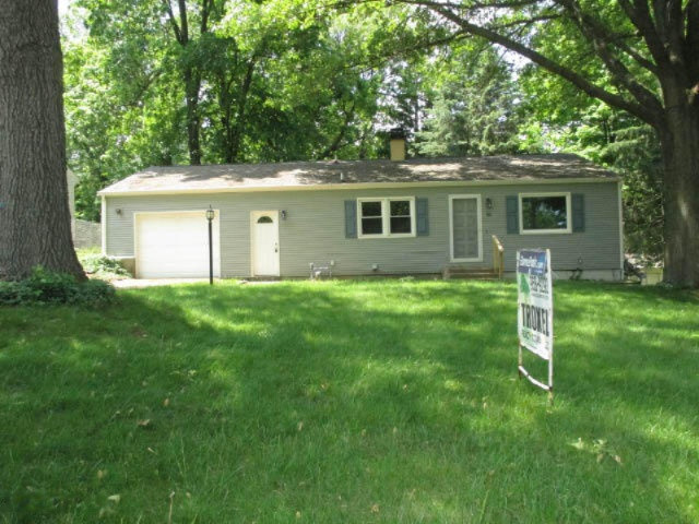 313 North 28th Street Springfield, MI 49037 - Photo 1 of 11 IMG_8866