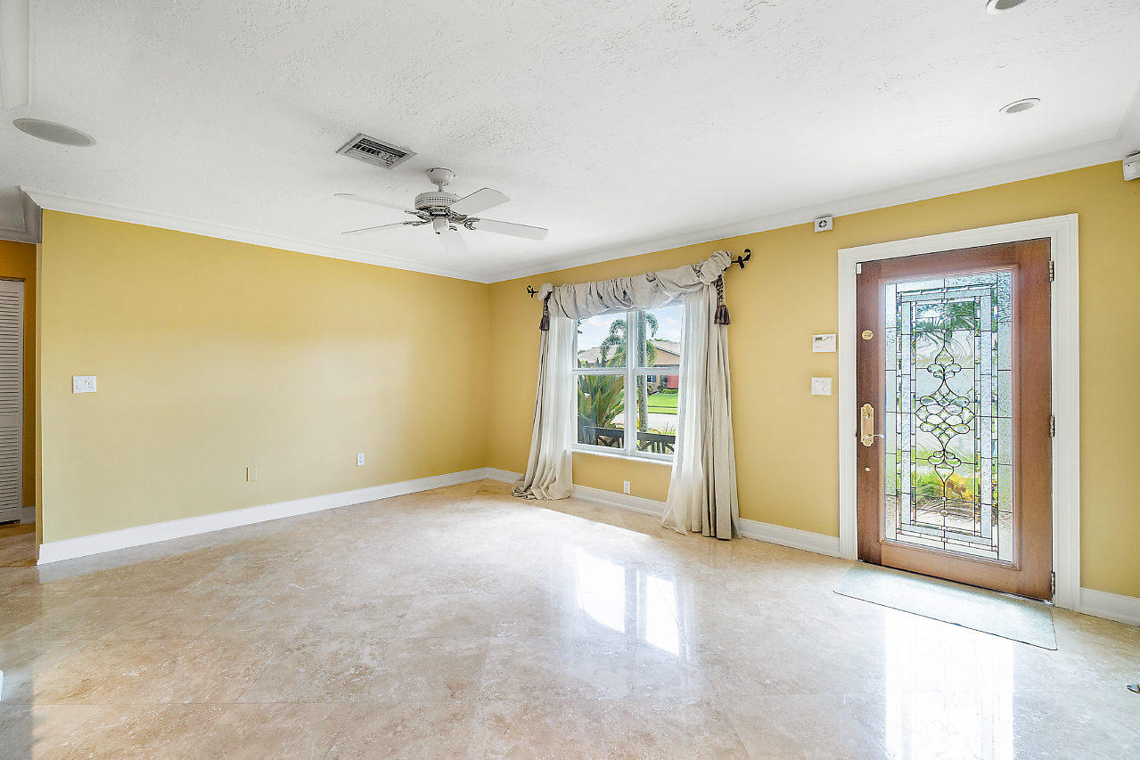 3333 Northwest 25th Terrace Boca Raton, FL 33434 - Photo 7 of 38 Spacious Living Room