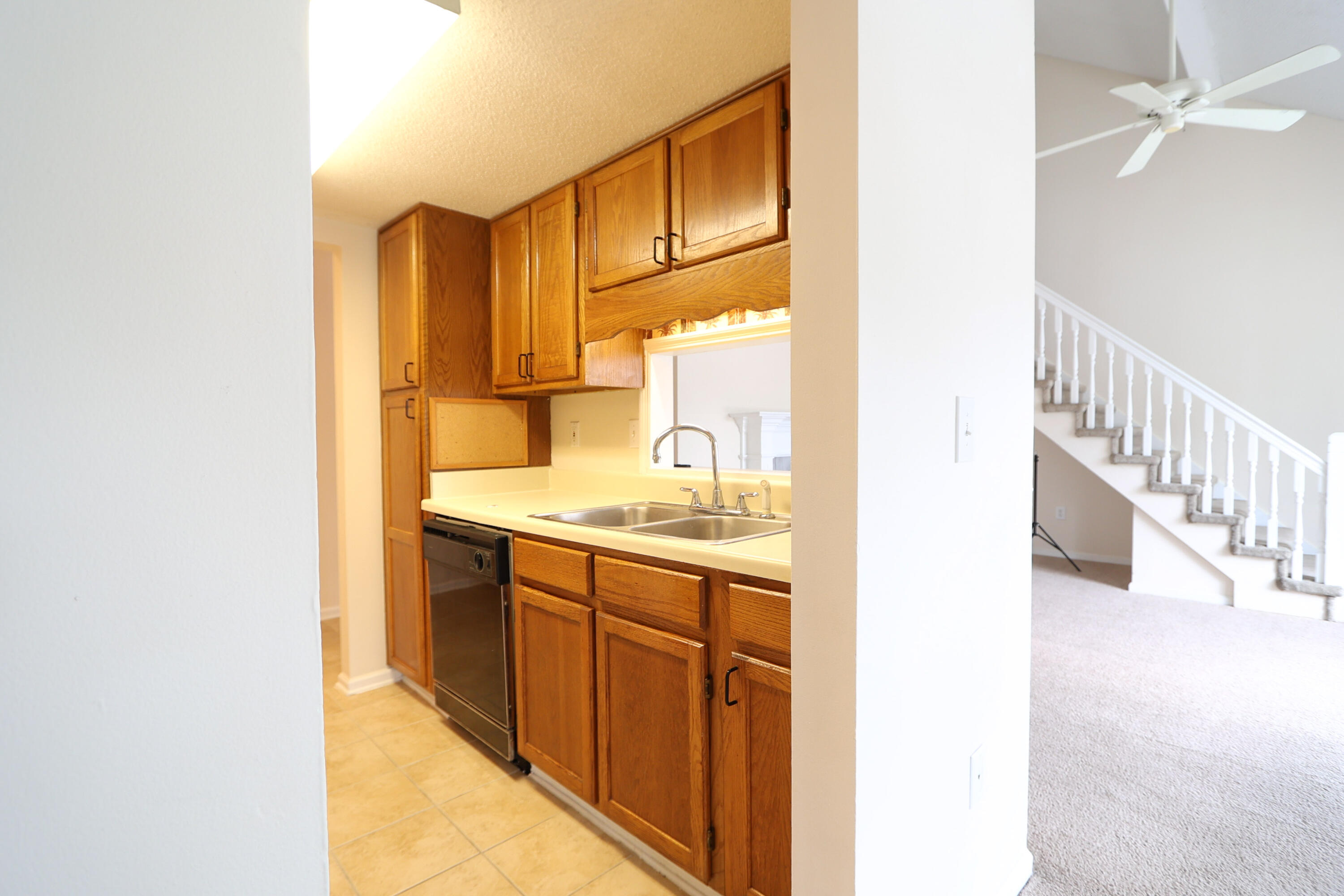 403 Sunny Side Way Summerville, SC 29485 - Photo 5 of 20 382A6608-15