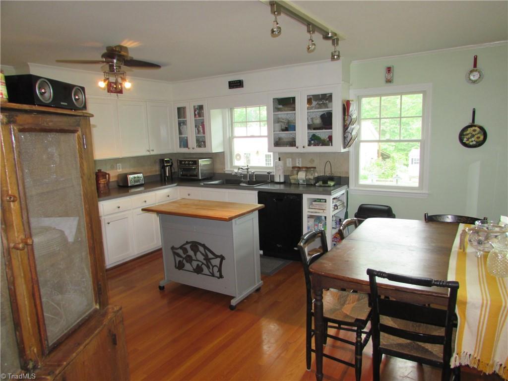 377 Scott Road Pinnacle, NC 27043 - Photo 5 of 44