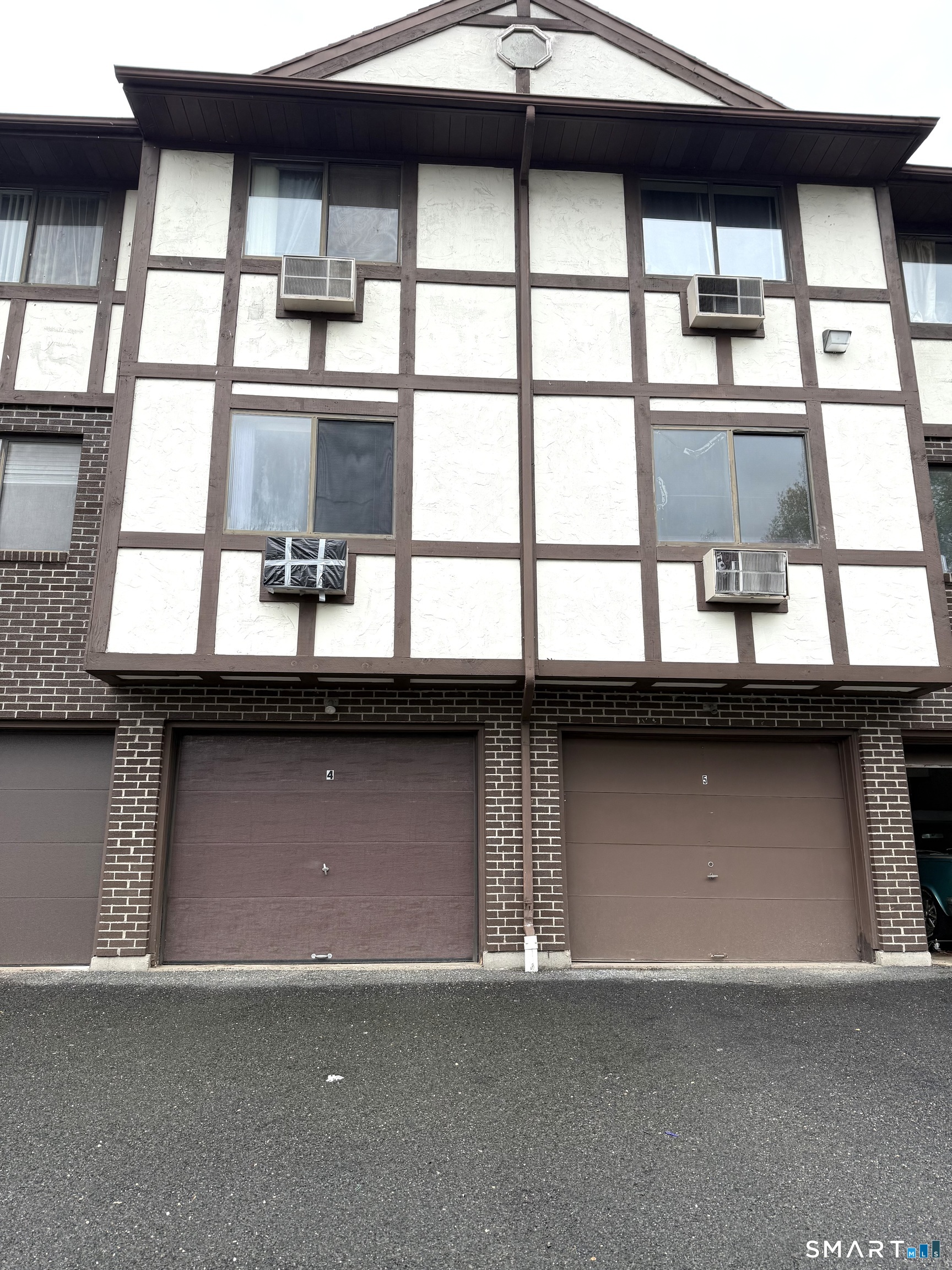 264 Scott Road, Unit 4 Waterbury, CT 06705 - Photo 9 of 13