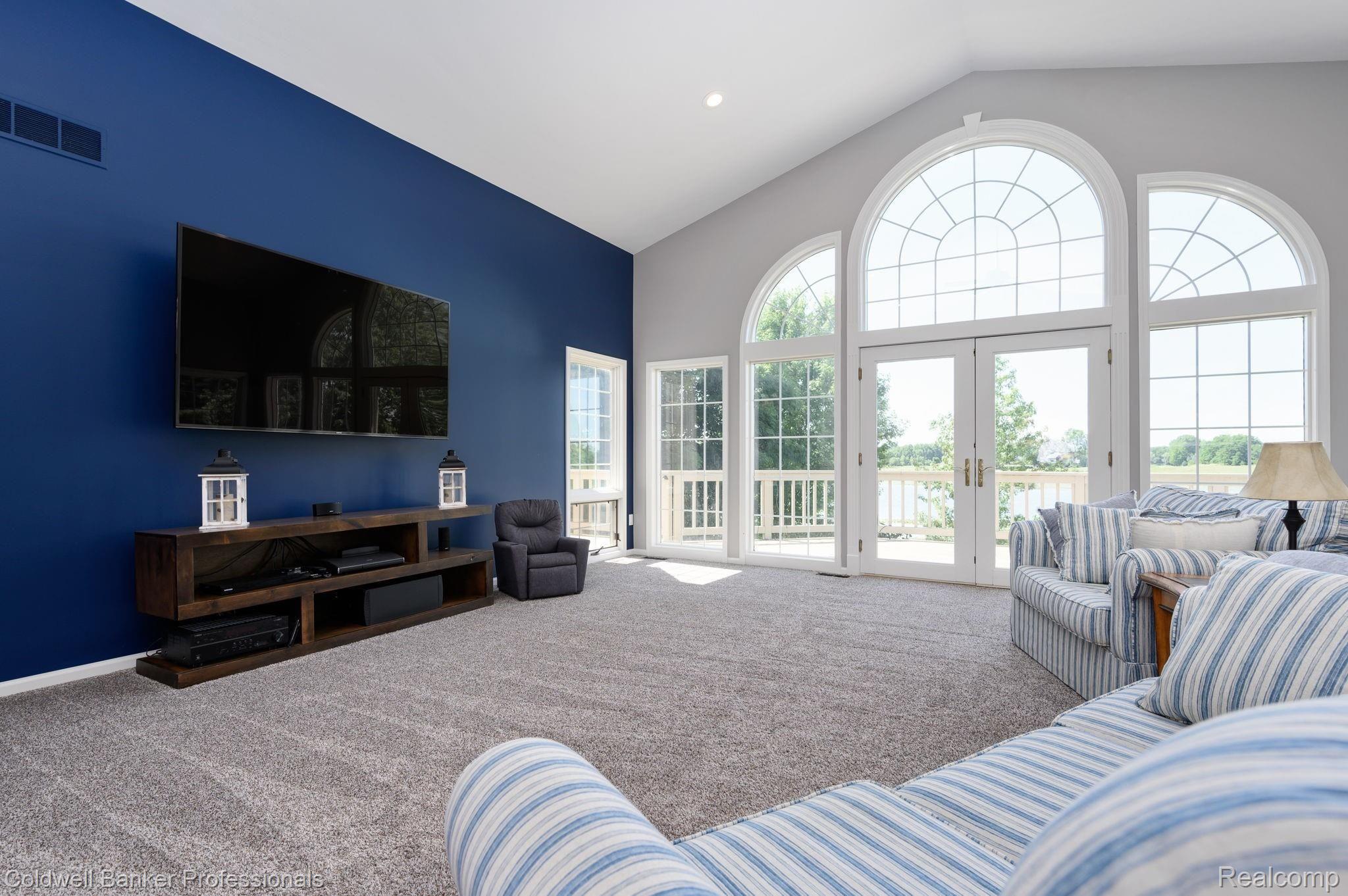424 Orchard Ridge Drive Lake Orion, MI 48362 - Photo 6 of 44 5-web-or-mls-Orchard-Ridge-5.jpg