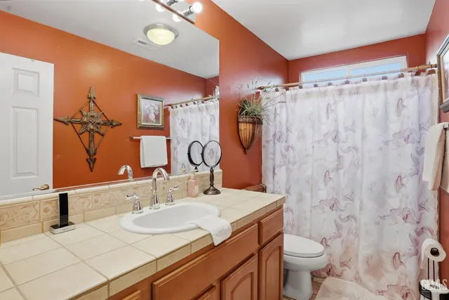 $575,000 | Undisclosed Address, Bakersfield, CA 93312