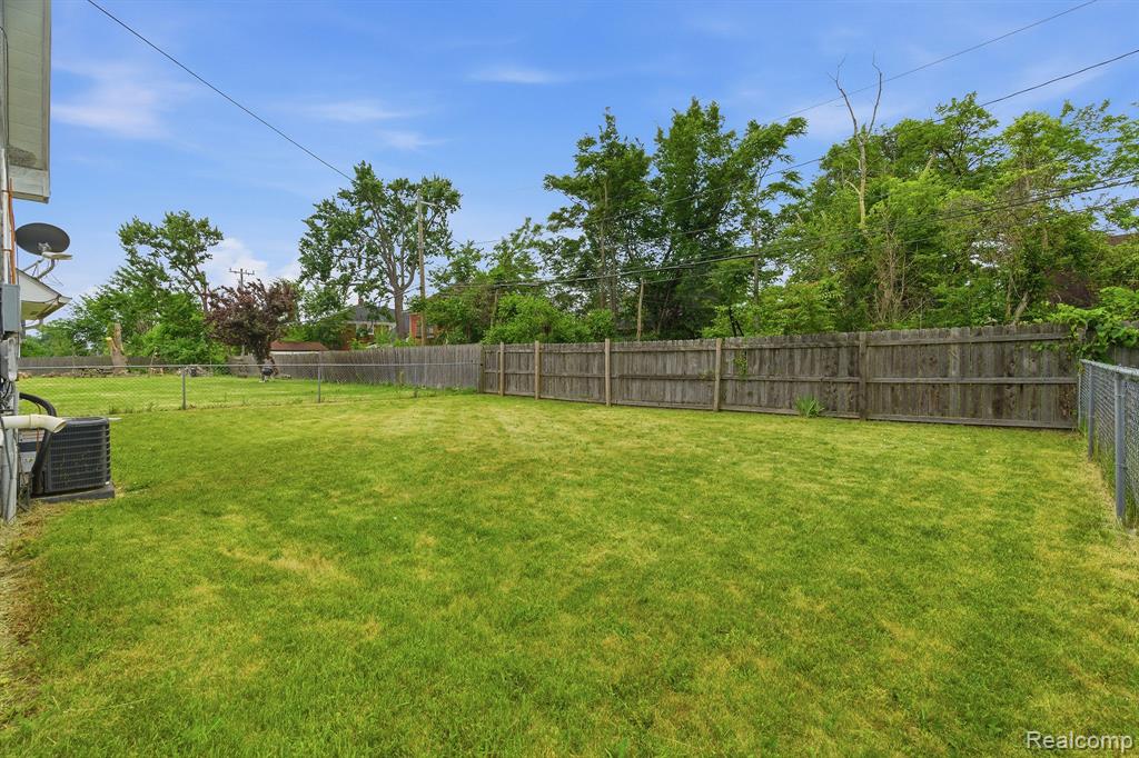 4783 Wayburn Street Detroit, MI 48224 - Photo 6 of 36