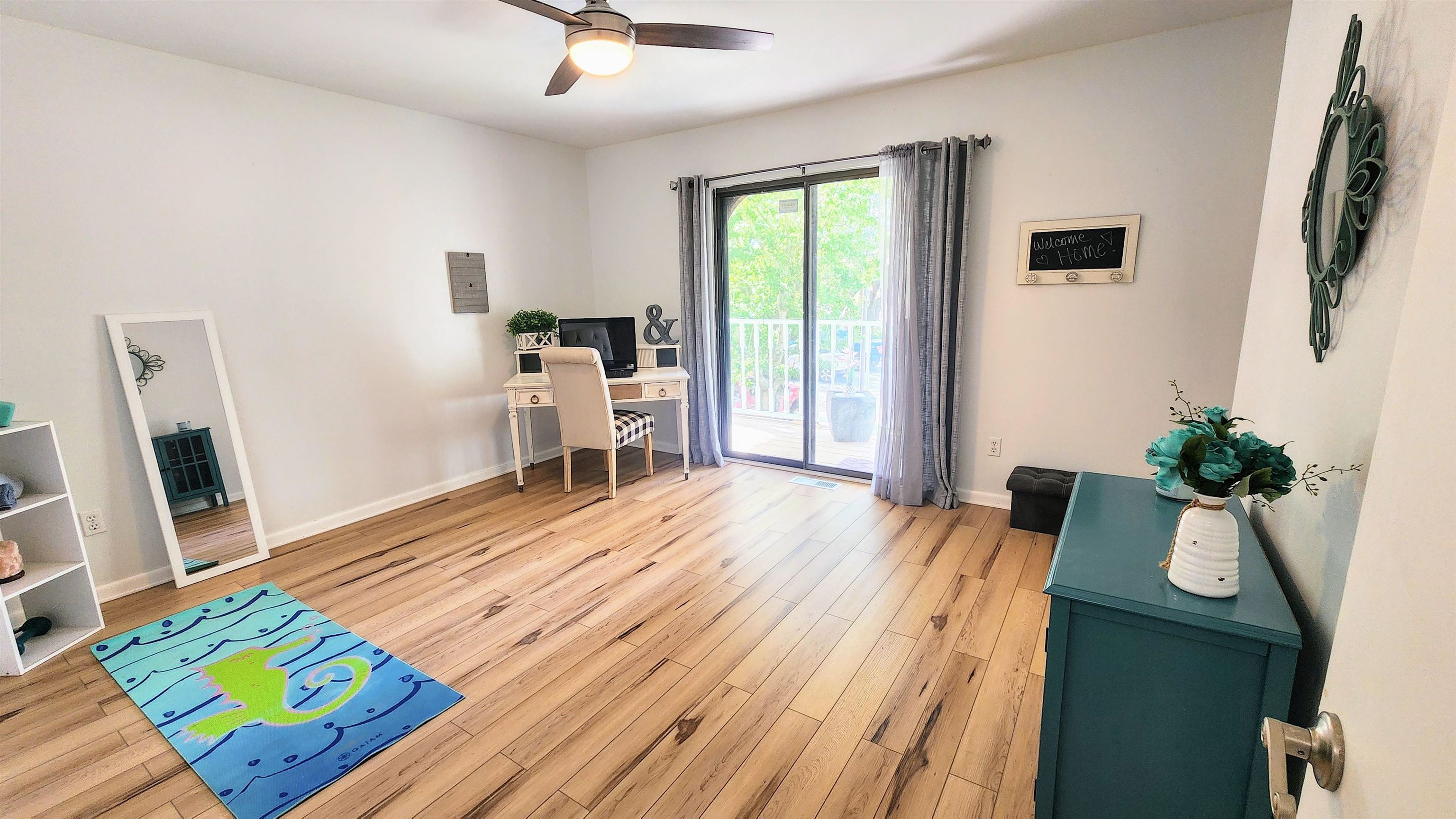 616 Bowers Lane St. Augustine, FL 32080 - Photo 12 of 18 a room with furniture and a potted plant