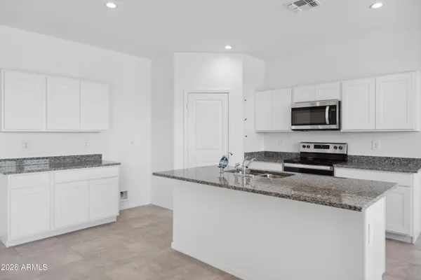 $384,990 | 1565 East Currier Dr., Casa Grande, AZ 85122