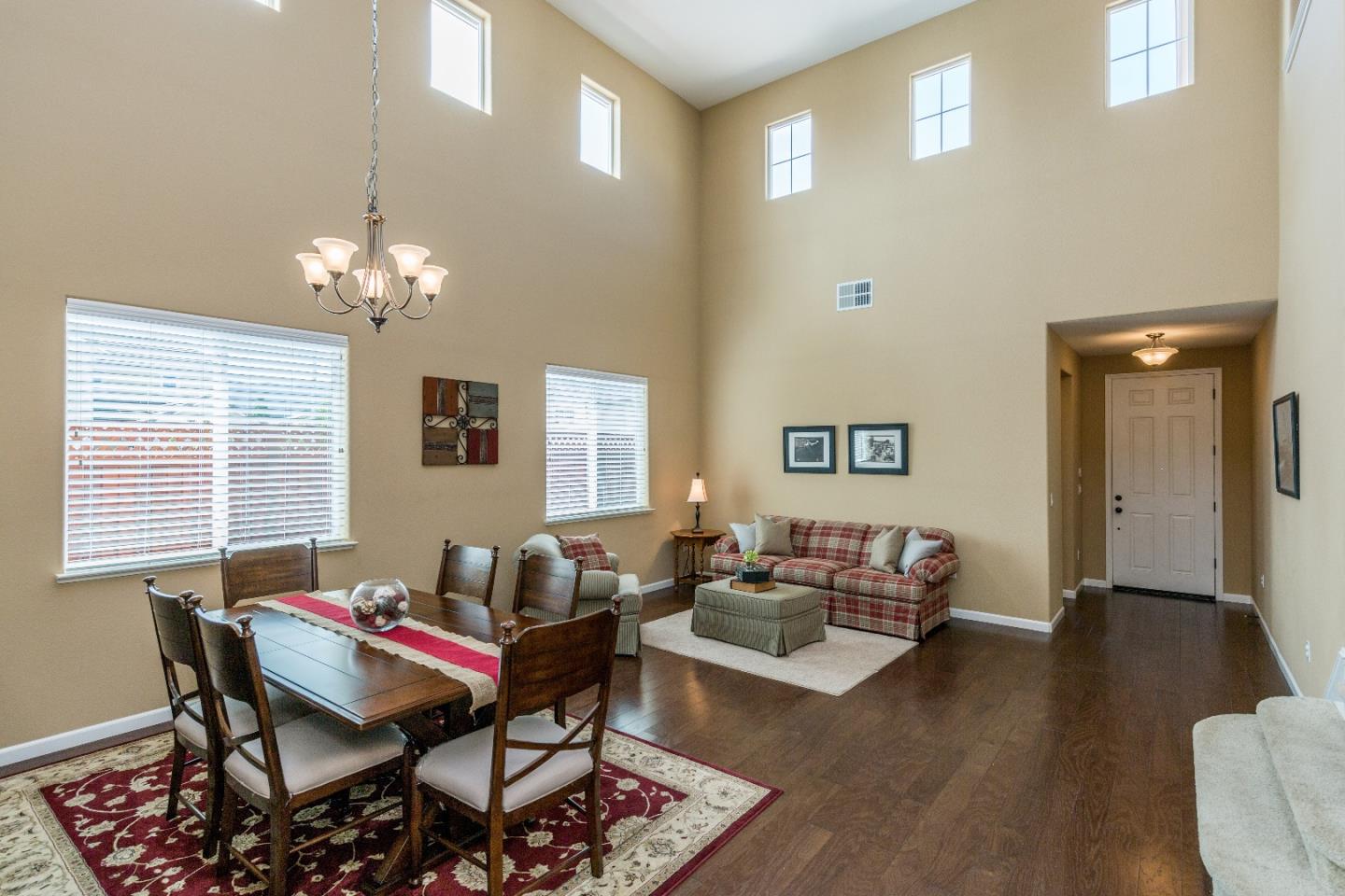 9524 Rodeo Drive Gilroy, CA 95020 - Photo 4 of 30 Gallery Image 4