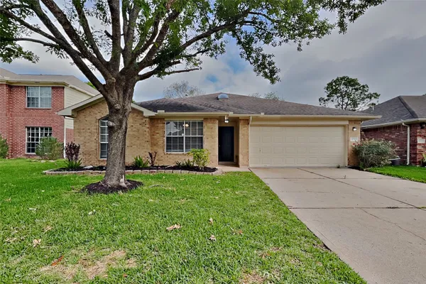 $2,400 | 4959 Sentry Woods Lane, Pearland, TX 77584
