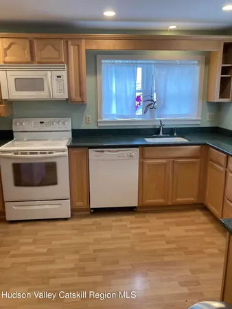 $2,500 | 42 Russell Street, Saugerties, NY 12477