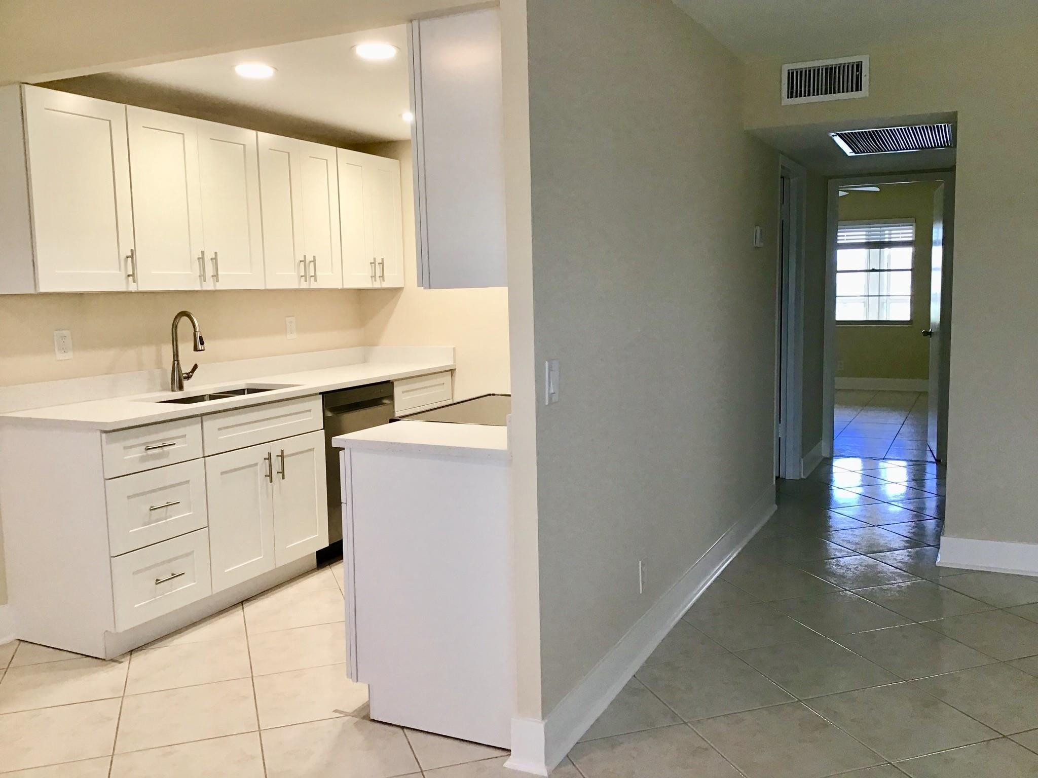 3032 Exeter, Unit 3032 Boca Raton, FL 33434 - Photo 4 of 32 Photo 4
