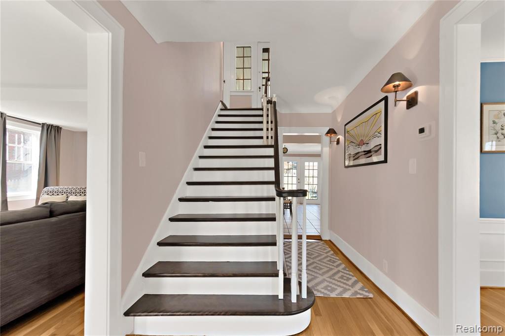 1317 Bishop Road Grosse Pointe Park, MI 48230 - Photo 10 of 42