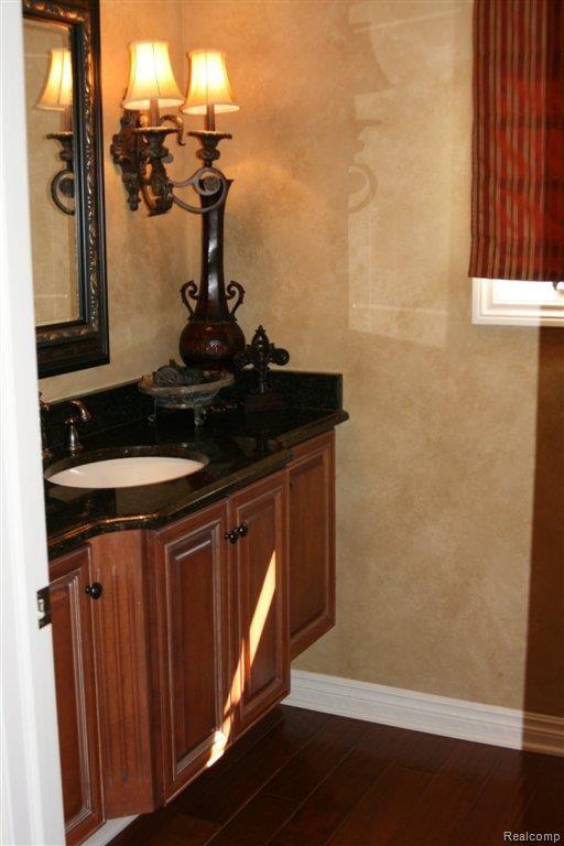 870 Quarry Drive Rochester, MI 48306 - Photo 12 of 25 Formal Powder Rm.JPG