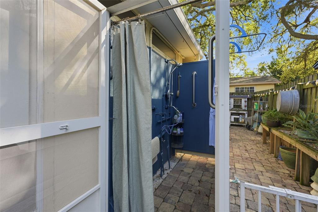 155 6th Street Northeast Largo, FL 33770 - Photo 27 of 34