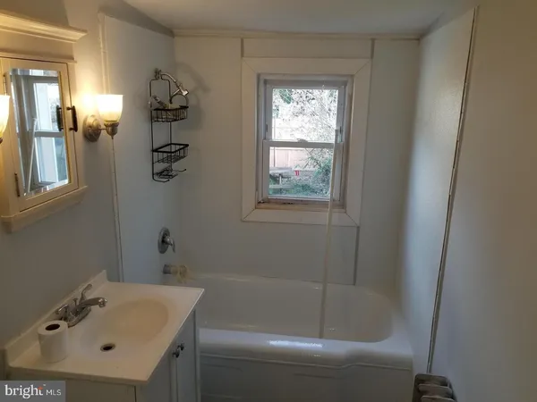 $1,850 | 337 West Front Street, Florence, NJ 08518