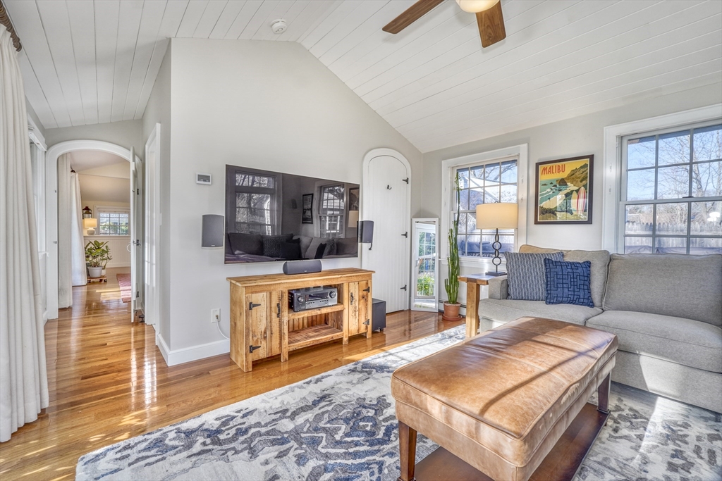 13 Hoover Road Hingham, MA 02043 - Photo 8 of 42 Gallery Image 8