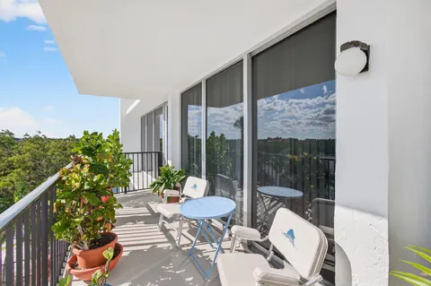 $699,900 | 4750 South Ocean Boulevard, Unit 305, Highland Beach, FL 33487