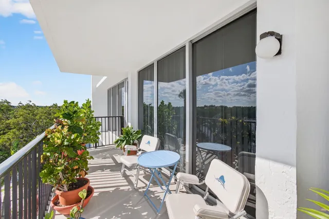 a view of a lake from a yard