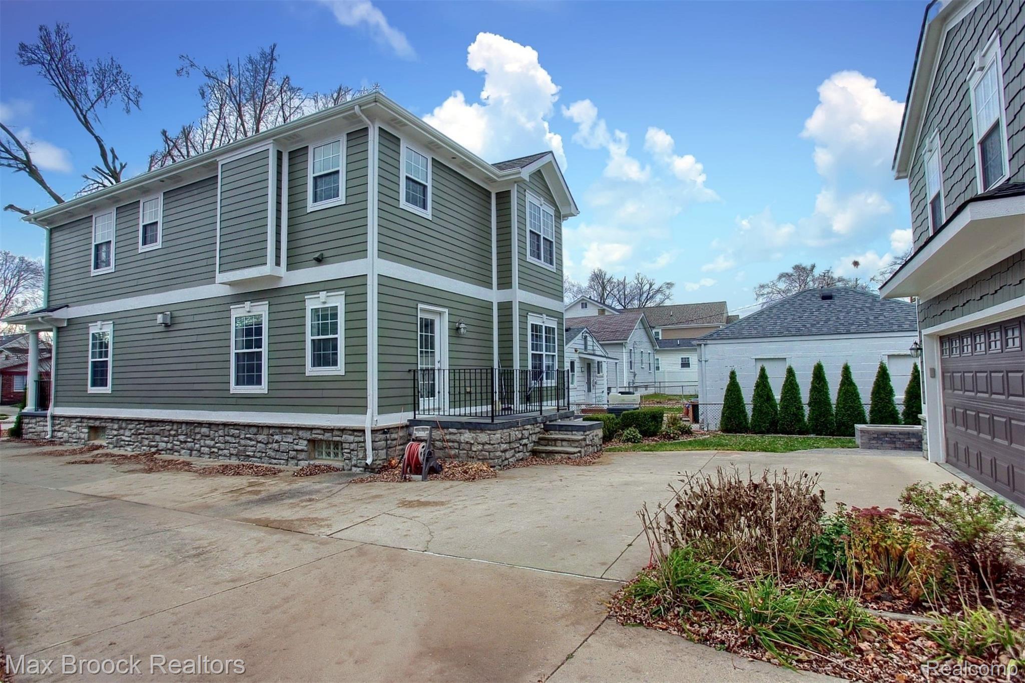 907 Ruffner Avenue Birmingham, MI 48009 - Photo 36 of 40 33-Rear.jpg