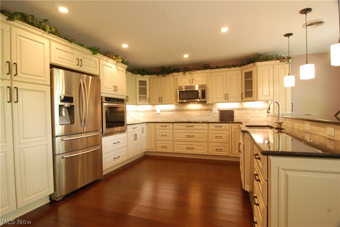 36977 Chester Road Avon, OH 44011 - Photo 15 of 28 Gallery Image 15