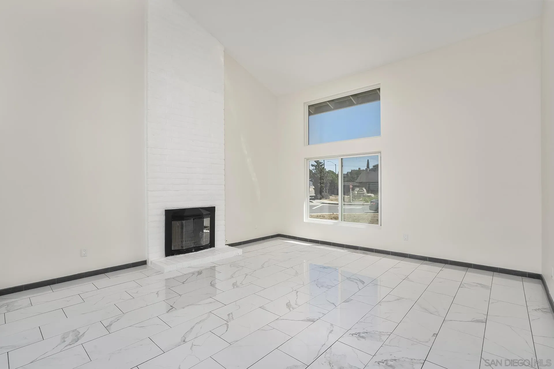 10772 Avenida Roberta Spring Valley, CA 91978 - Photo 5 of 32