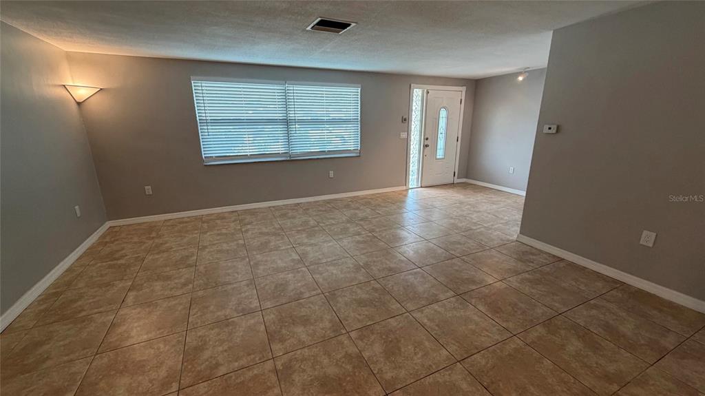 10925 Piccadilly Road Port Richey, FL 34668 - Photo 6 of 72 Gallery Image 6