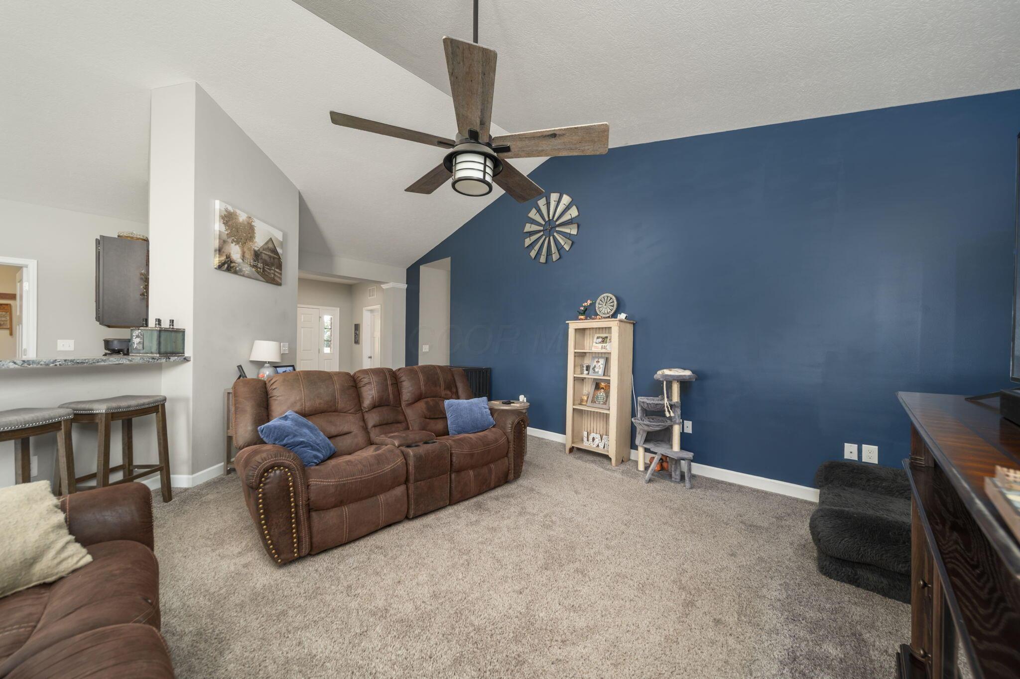 26927 Gay-Dreisbach Road Circleville, OH 43113 - Photo 15 of 48 LIVINGROOM