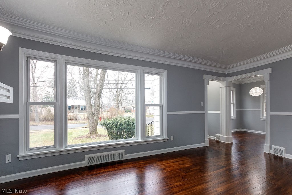 1651 Sunview Road Cleveland, OH 44124 - Photo 5 of 35 Gallery Image 5