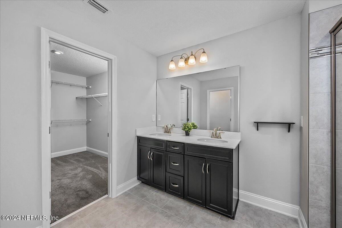 411 Narrowleaf Drive St. Johns, FL 32259 - Photo 13 of 39 Primary Bath