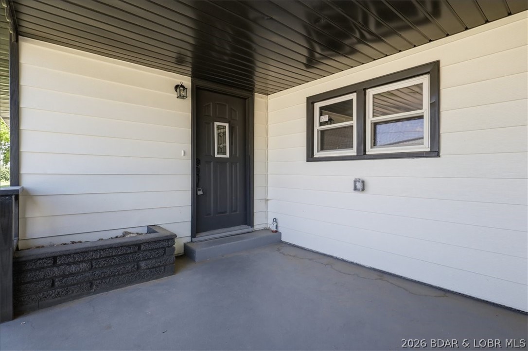 1024 Jay Street Eldon, MO 65026 - Photo 6 of 39