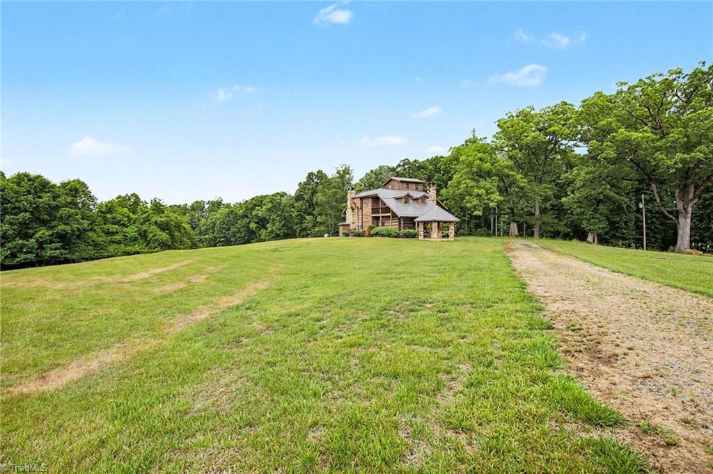 1413 Mission Road Danbury, NC 27016 - Photo 3 of 27