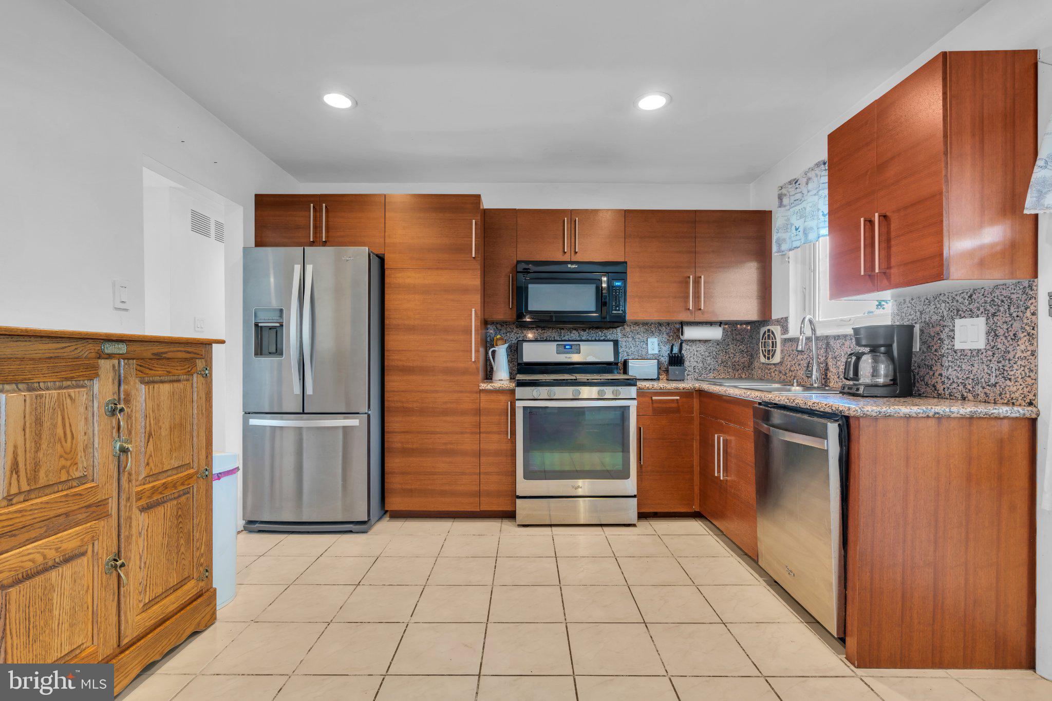 34 Haines Mill Road Delran, NJ 08075 - Photo 10 of 34 Modern kitchen with sleek finishes.