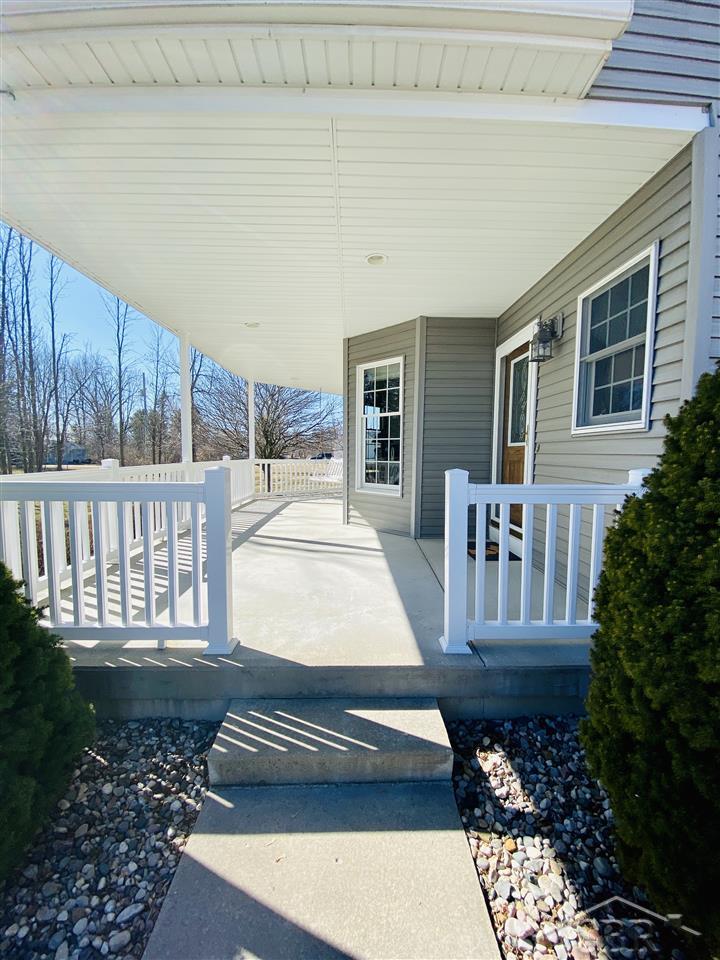 10414 Dice Road Freeland, MI 48623 - Photo 3 of 34 Gallery Image 3