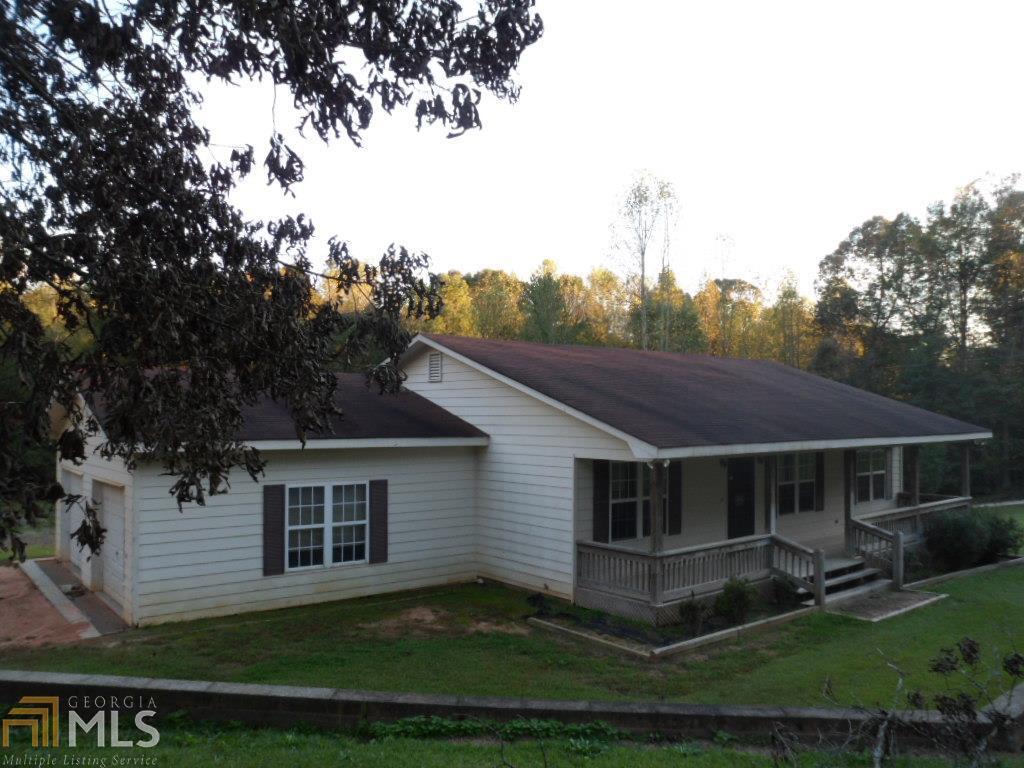 939 Corbet Chappelear Road Martin, GA 30557 - Photo 1 of 1 a view of a house with backyard