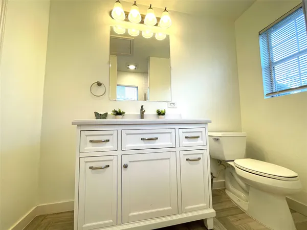 $900 | 4334 Jefferson Street, Unit 1/2, Houston, TX 77023