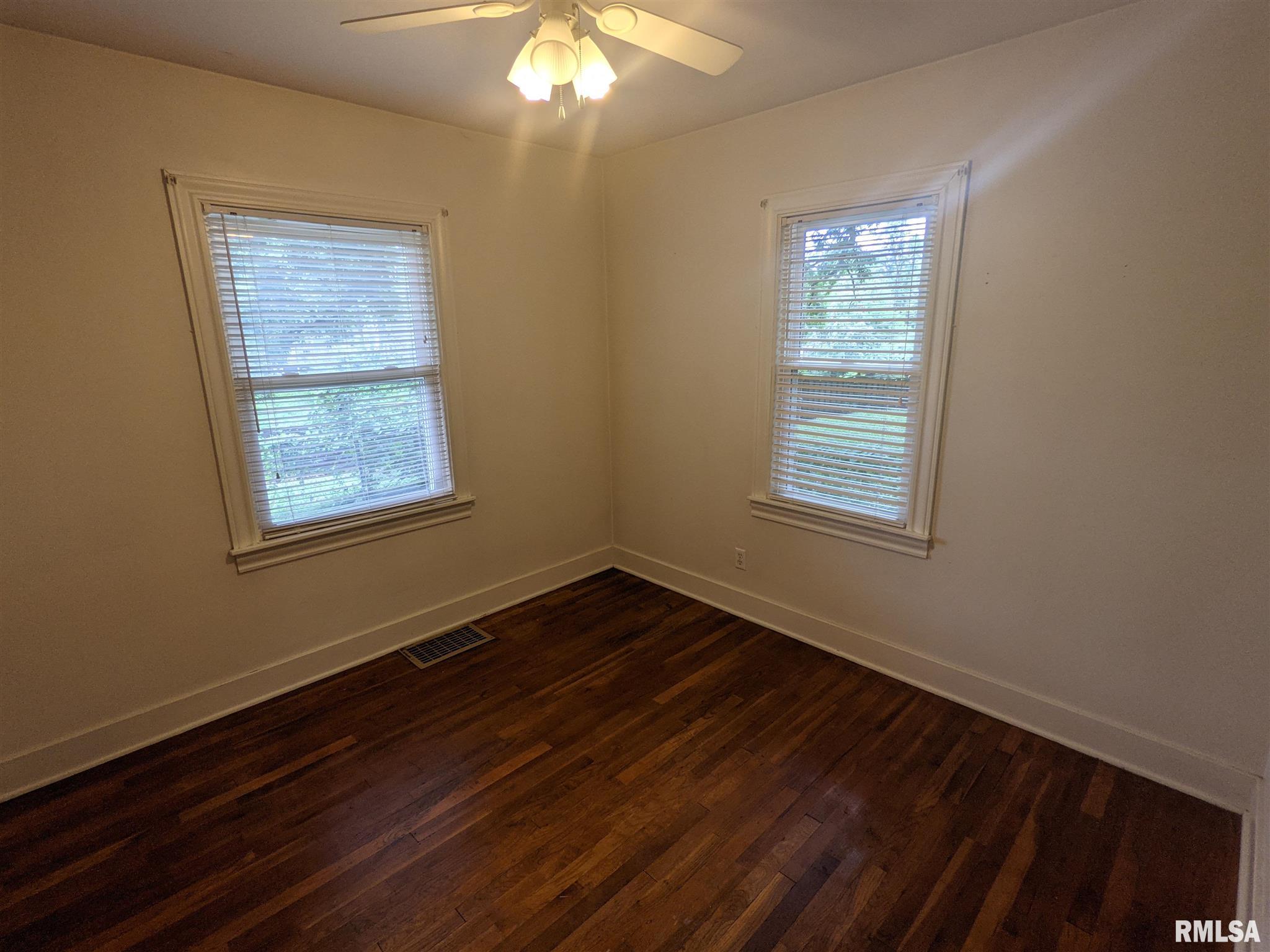 936 25th Street Moline, IL 61265 - Photo 11 of 21 Gallery Image 11