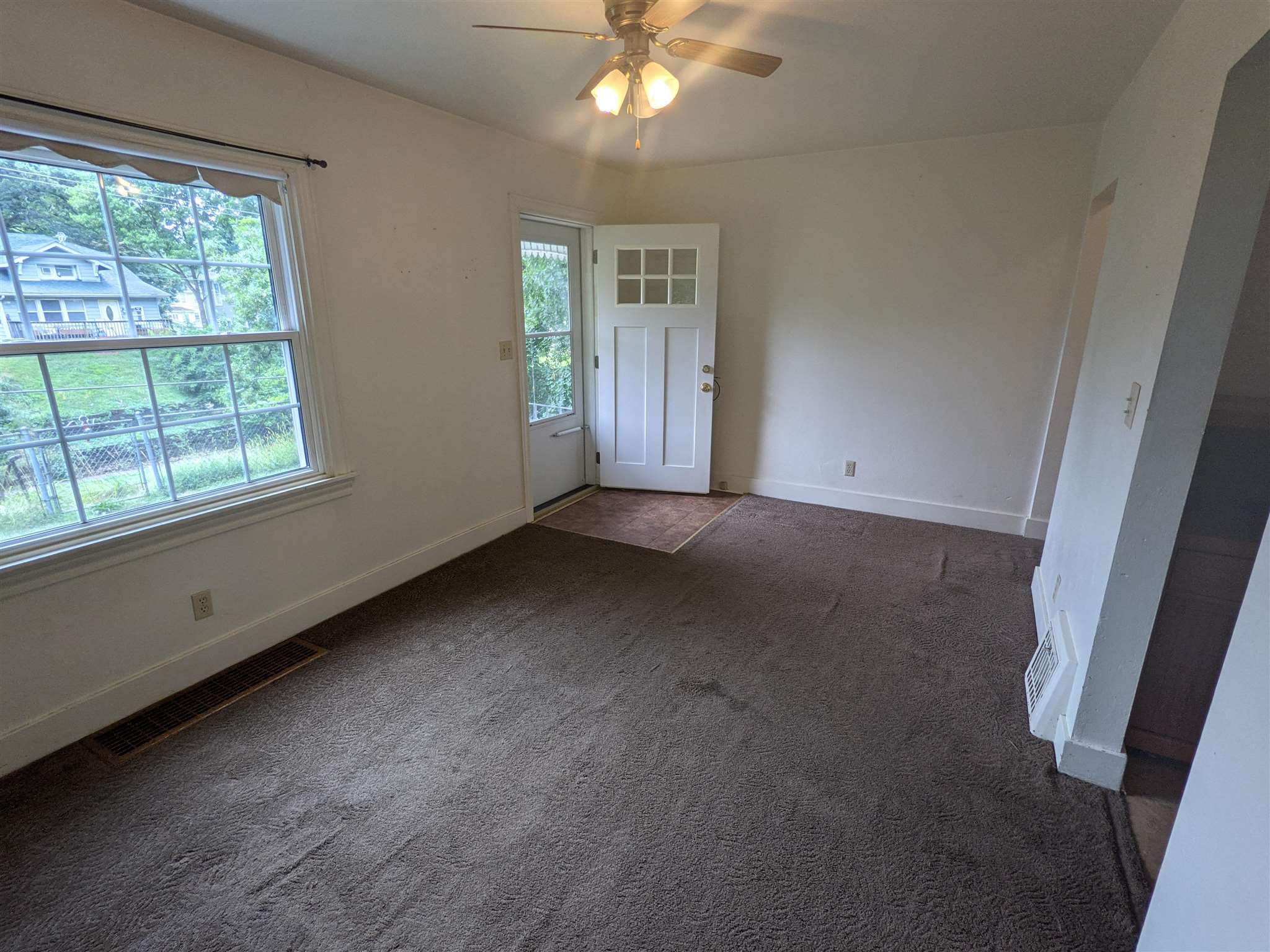 936 25th Street Moline, IL 61265 - Photo 4 of 21 Gallery Image 4