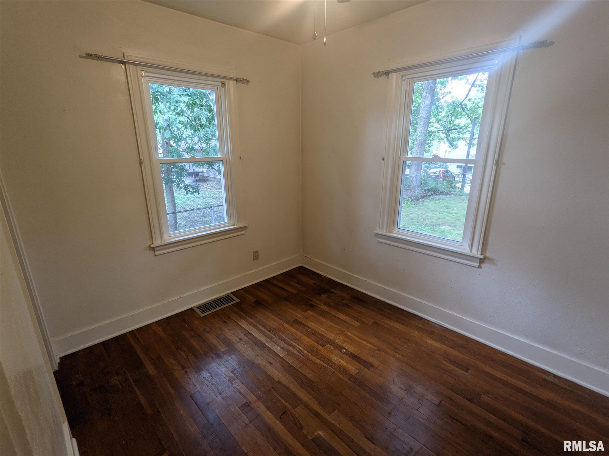 936 25th Street Moline, IL 61265 - Photo 7 of 21 Gallery Image 7