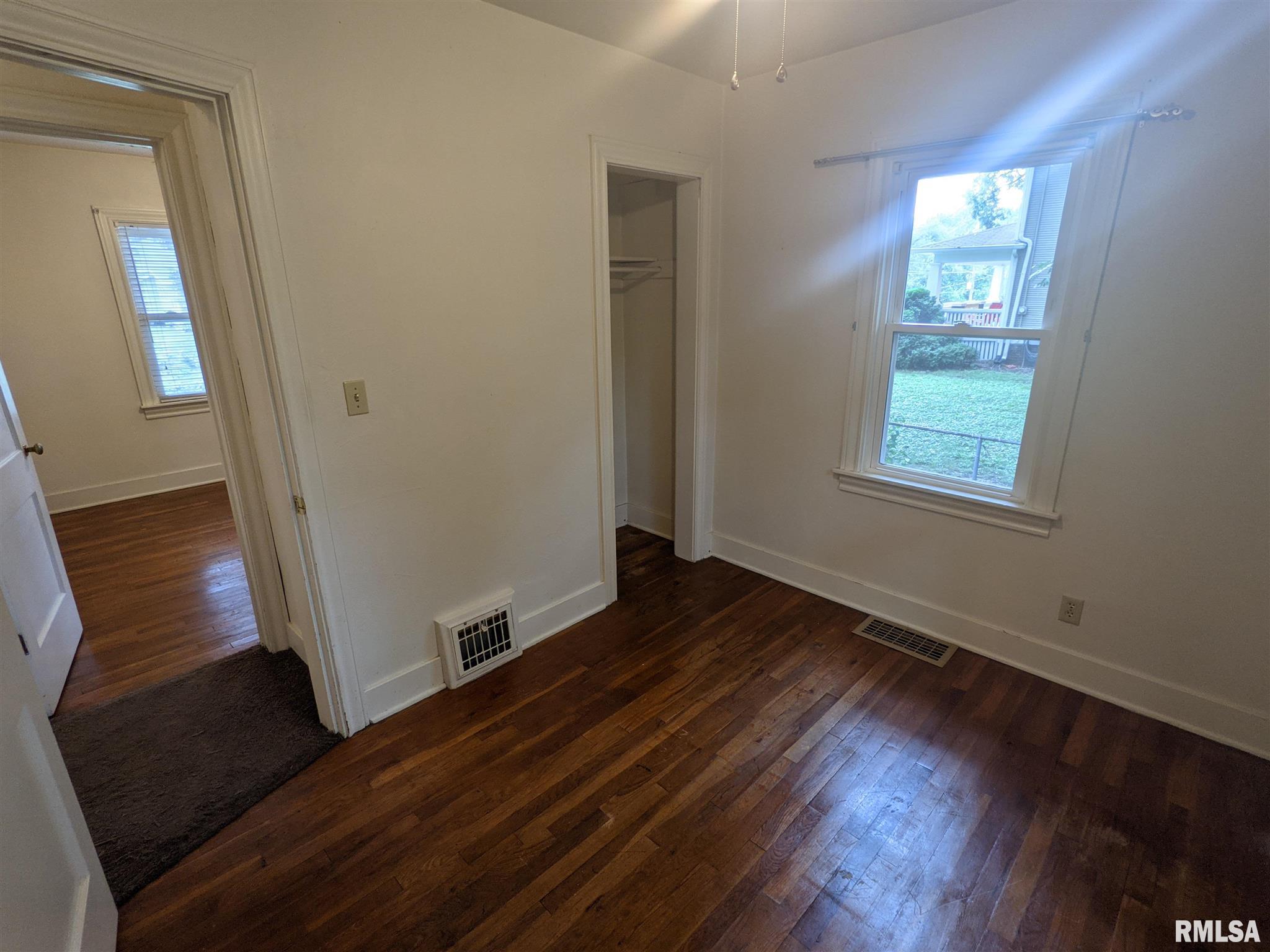 936 25th Street Moline, IL 61265 - Photo 8 of 21 Gallery Image 8