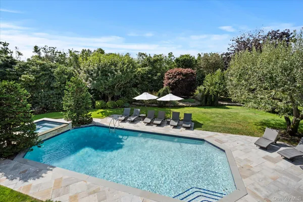 $150,000 | 231 Flying Point Road, Southampton, NY 11968