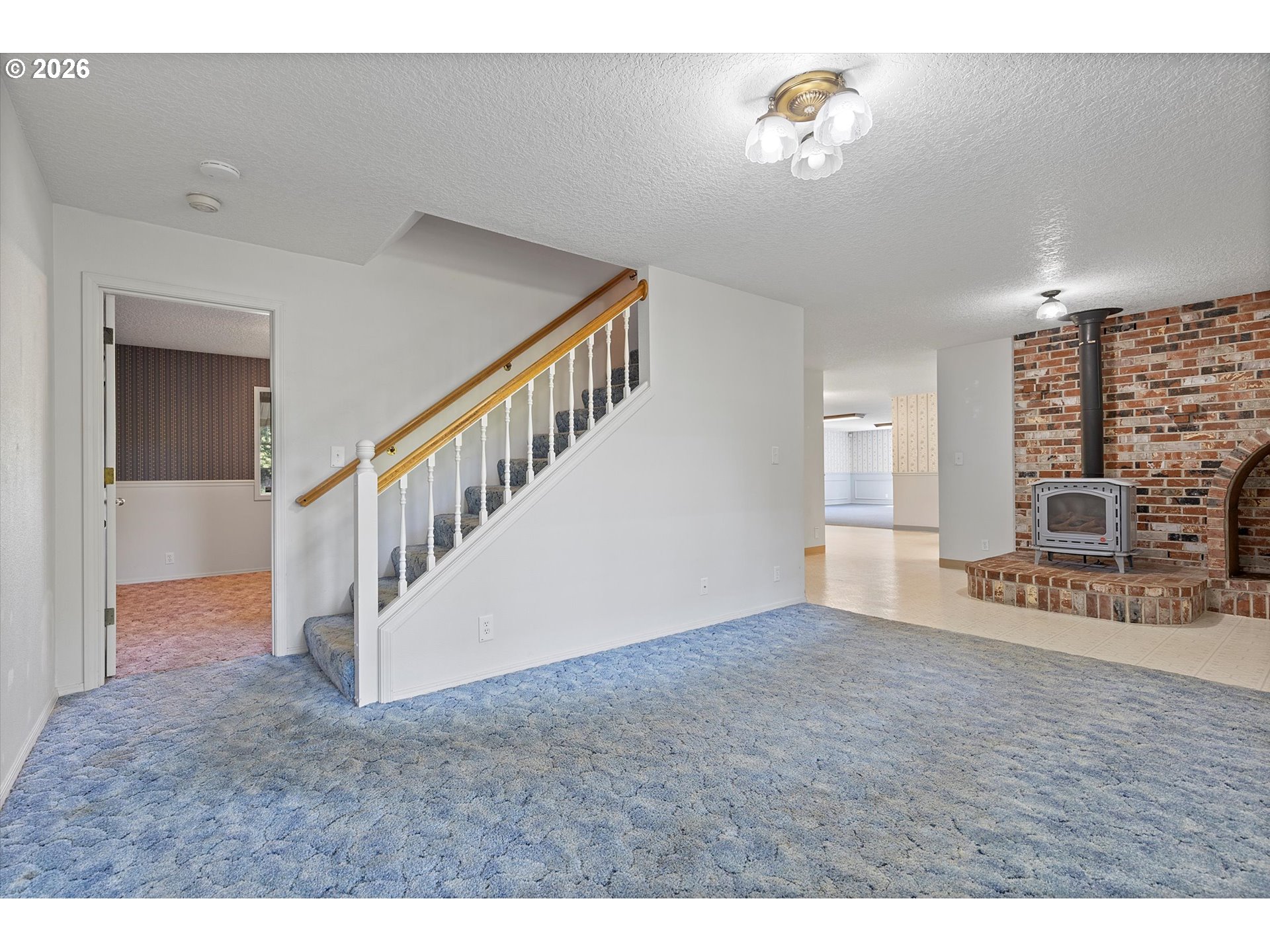 339 Northeast South Shore Road Portland, OR 97211 - Photo 4 of 48 Gallery Image 4