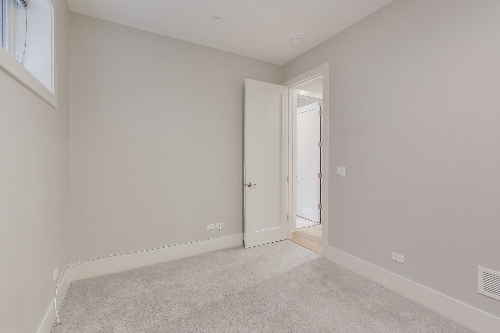 4135 North Kenmore Avenue, Unit 1E Chicago, IL 60613 - Photo 18 of 24