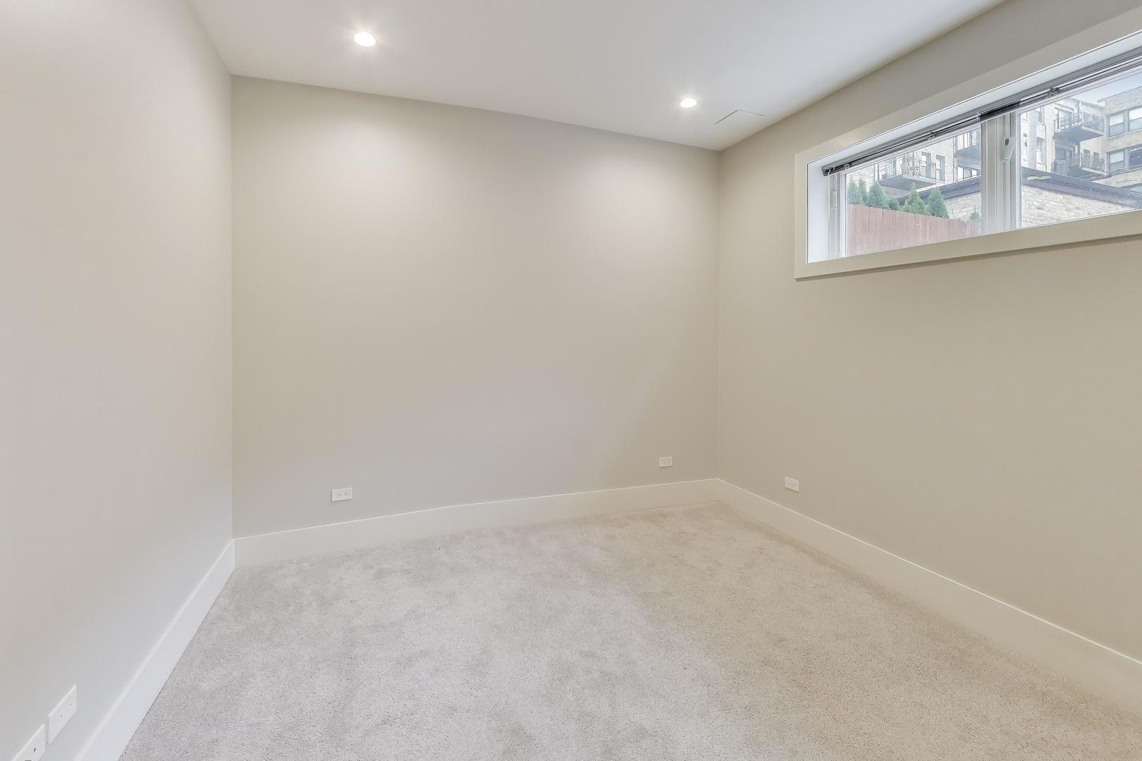 4135 North Kenmore Avenue, Unit 1E Chicago, IL 60613 - Photo 19 of 24