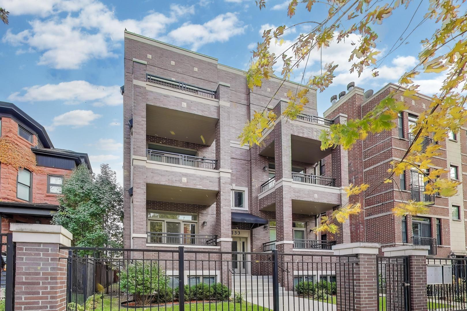 4135 North Kenmore Avenue, Unit 1E Chicago, IL 60613 - Photo 2 of 24