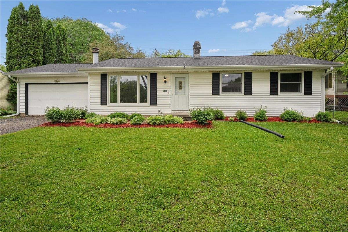 1606 Frisch Road Madison, WI 53711 - Photo 2 of 33