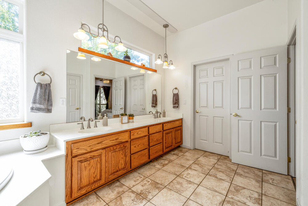 6246 Sanderling Road Klamath Falls, OR 97601 - Photo 50 of 61 6246SanderlingRd-51