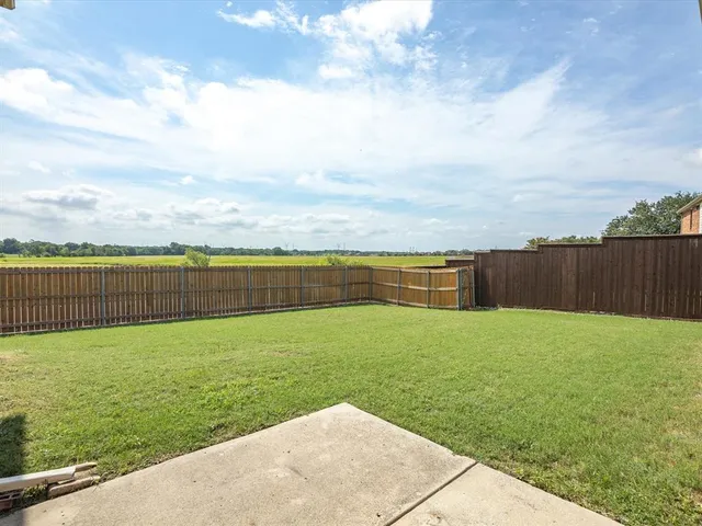 a view of a yard with a yard